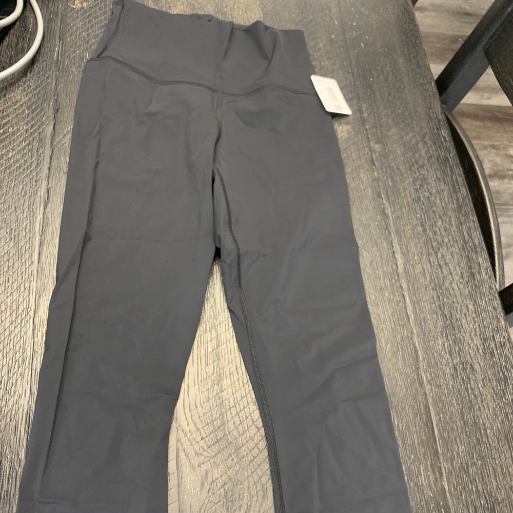 Lululemon Run With The Waves Crop 21”